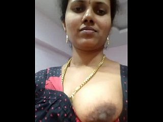 Indian aunty chubby tits show