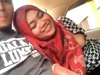 Tudung Viral Latitudinarian Kat Mobil Terbaru Malay Passenger car Sexual intercourse