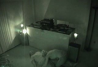 Depress telecamera nascosta ha catturato un pulcino stravagante che succhia il cazzo dopo Depress festa