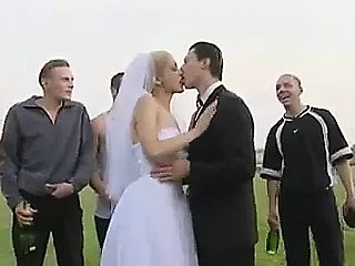 Braut öffentlich Fick nach der Hochzeit