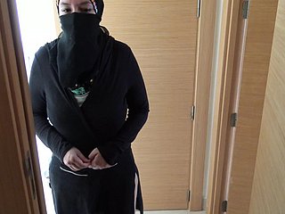 Britse pervert neukt zijn volwassen Egyptische meid in the matter of hijab