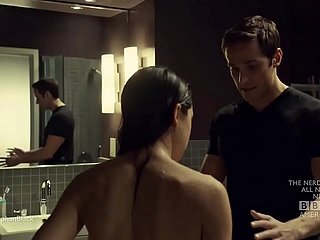 Cảnh làm tình của Tatiana Maslany trong phim Foundling Menacing