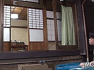 Schwül Nipponese reifen Küken Hisae yabe zum Orgasmus gebracht